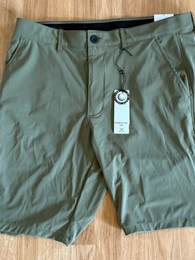 NEW Kenneth Cole Golf Men’s Fairway Green 10” Cotton Stretch Shorts - Size 36